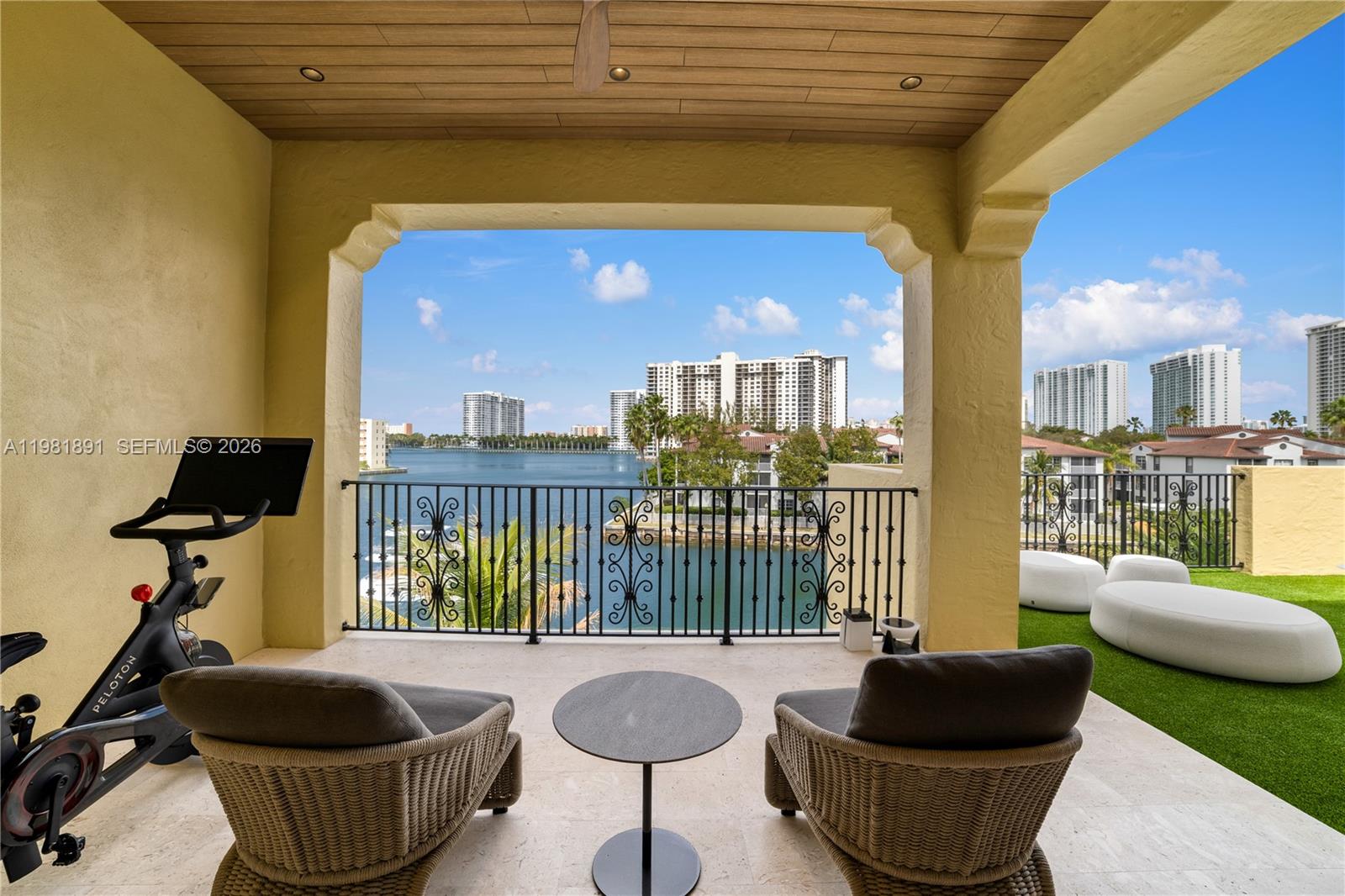 1522 Island Blvd Aventura, FL 33160