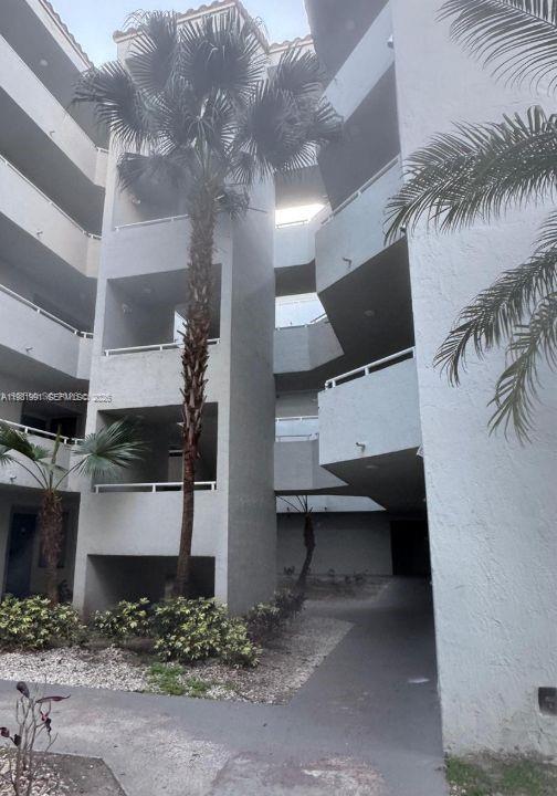 8205 SW 152nd Ave #F-102 Miami, FL 33193