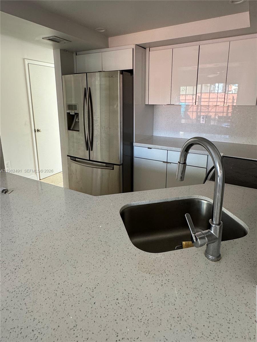 10220 SW 77th Ct Miami, FL 33156