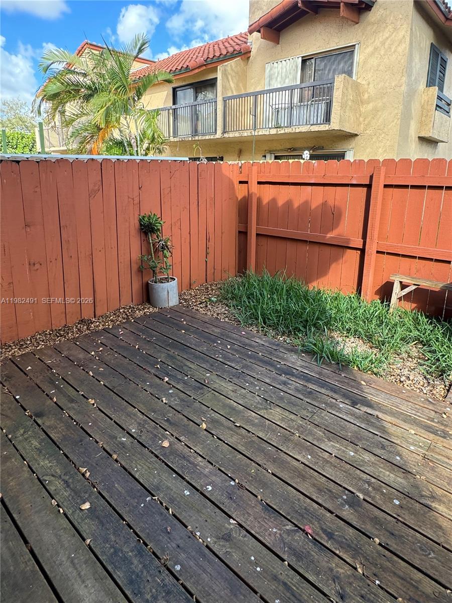 10220 SW 77th Ct Miami, FL 33156