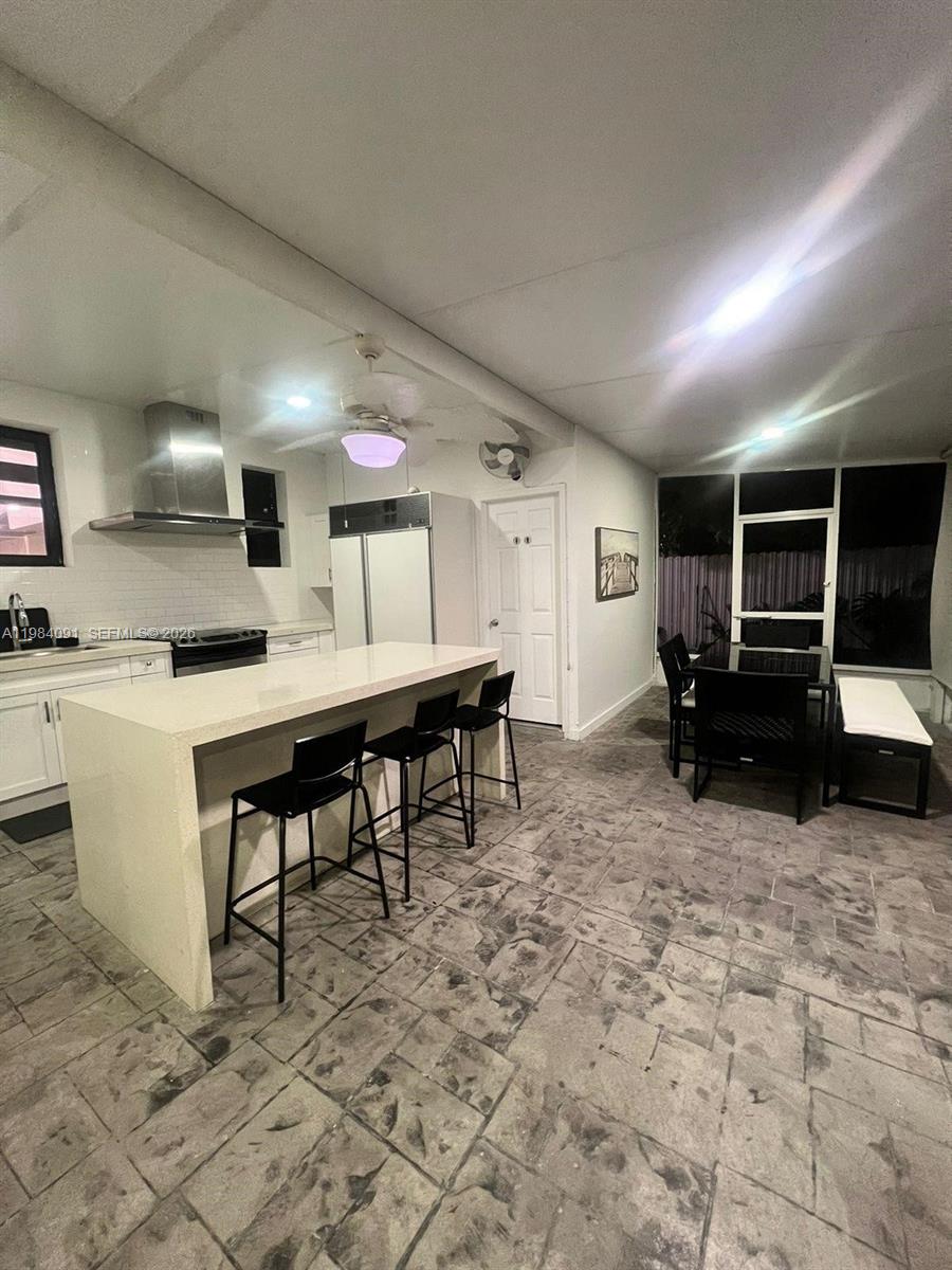 1220 NW 37th Ave Miami, FL 33125