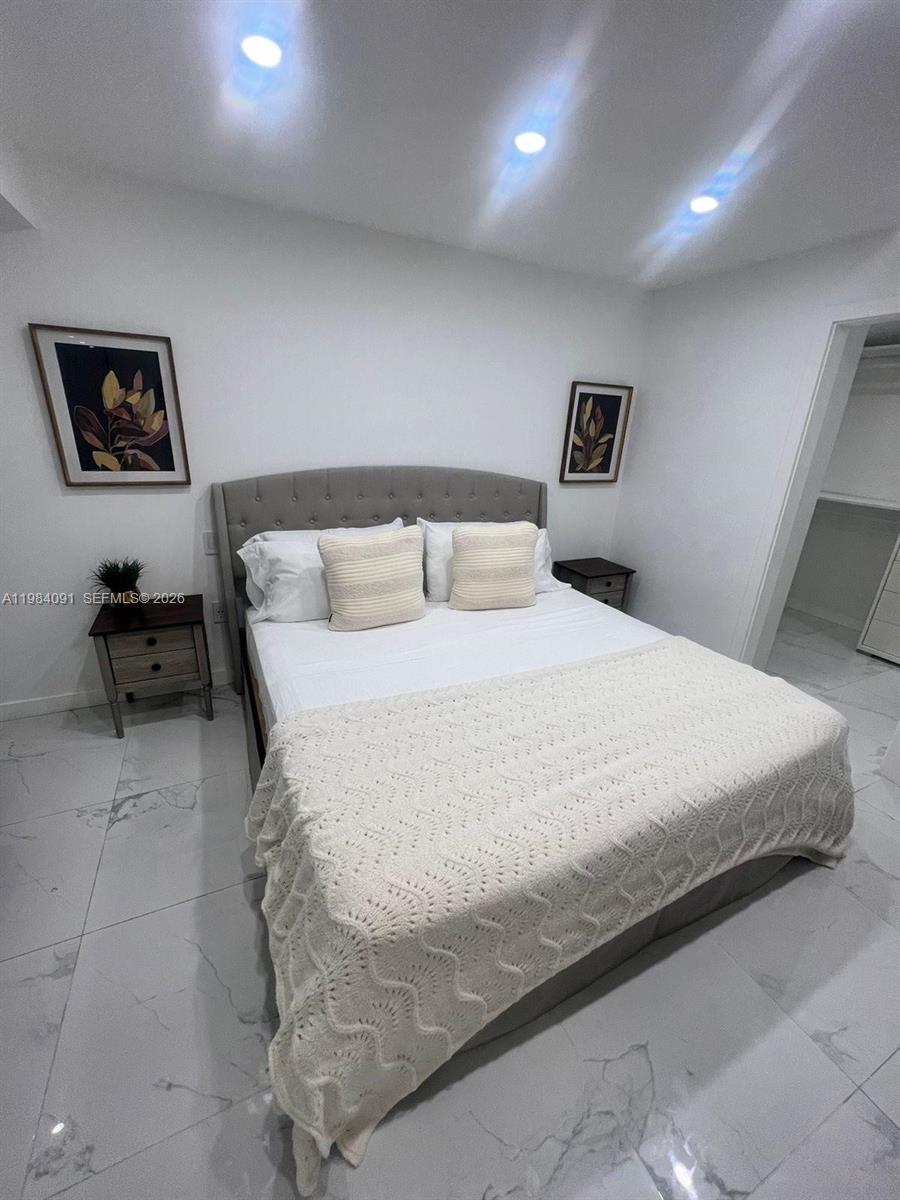 1220 NW 37th Ave Miami, FL 33125