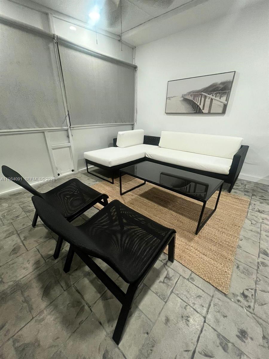 1220 NW 37th Ave Miami, FL 33125