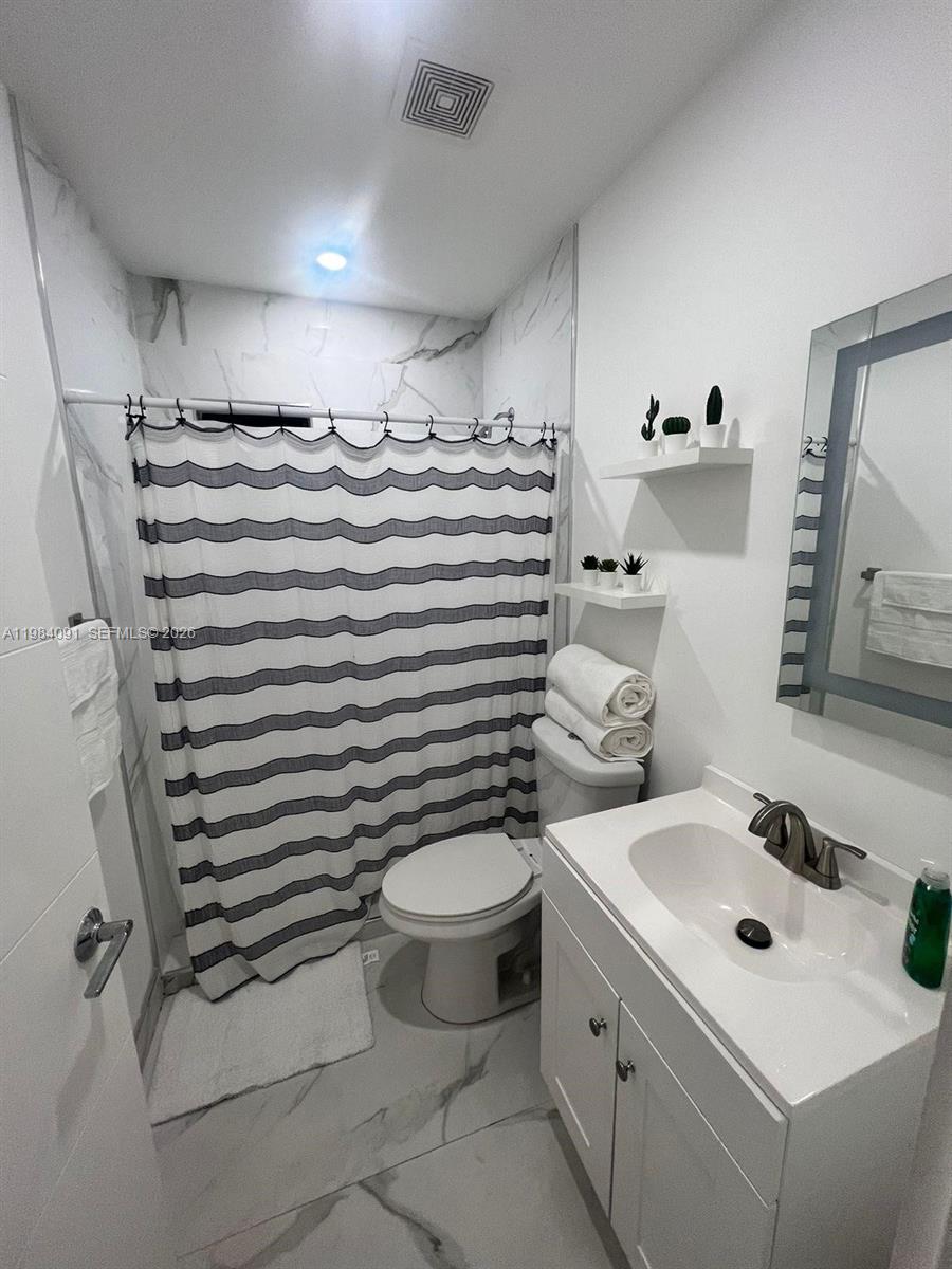 1220 NW 37th Ave Miami, FL 33125