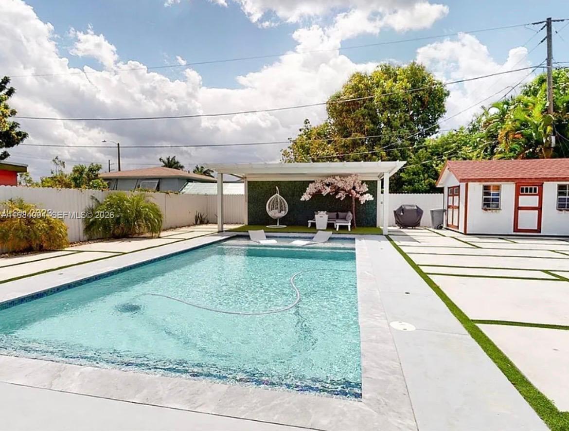 1220 NW 37th Ave Miami, FL 33125