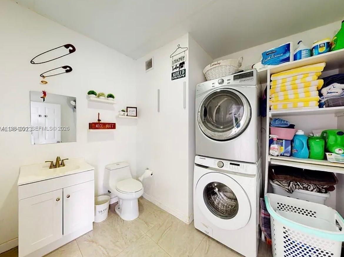 1220 NW 37th Ave Miami, FL 33125