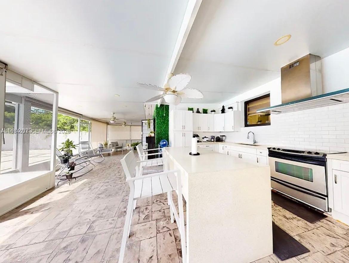 1220 NW 37th Ave Miami, FL 33125