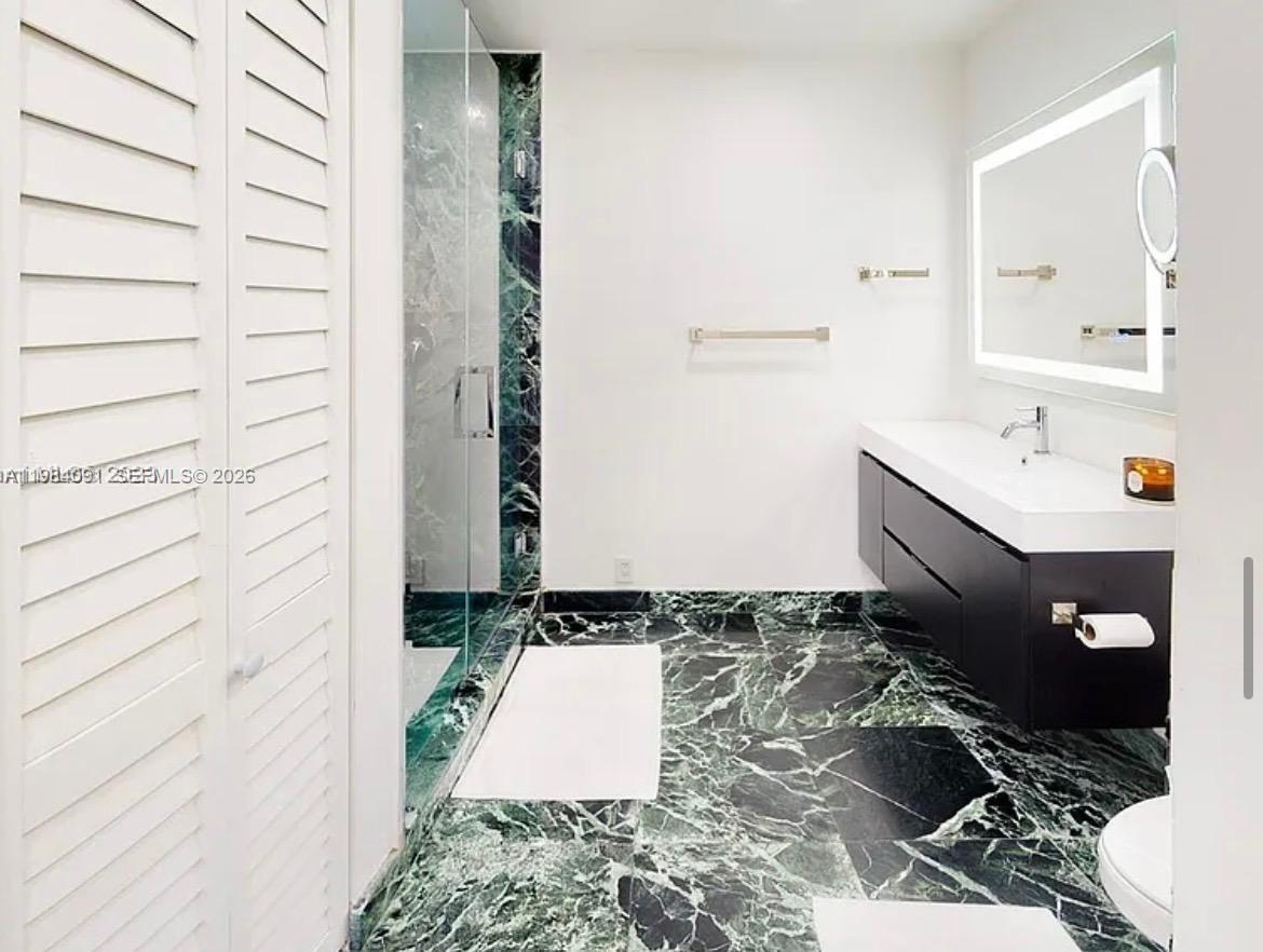 1220 NW 37th Ave Miami, FL 33125