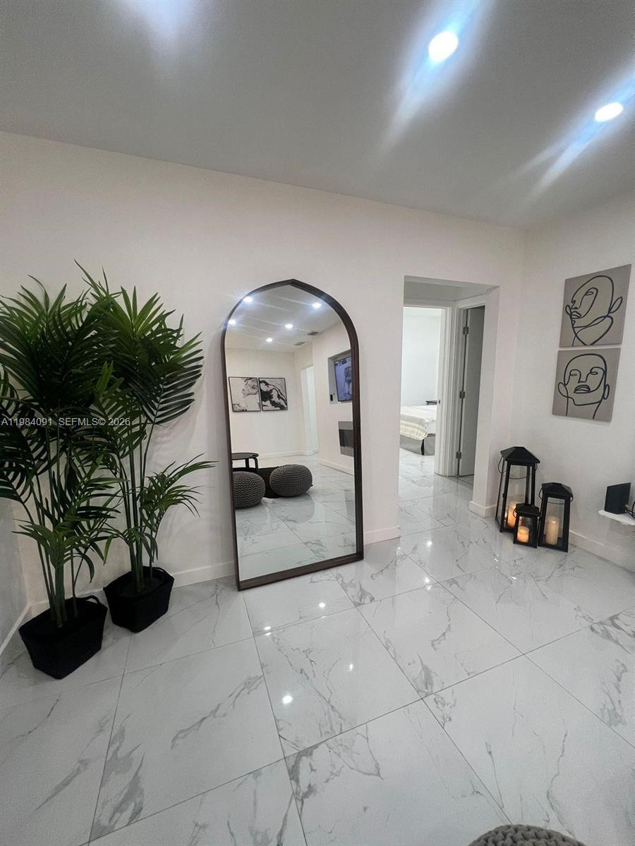 1220 NW 37th Ave Miami, FL 33125