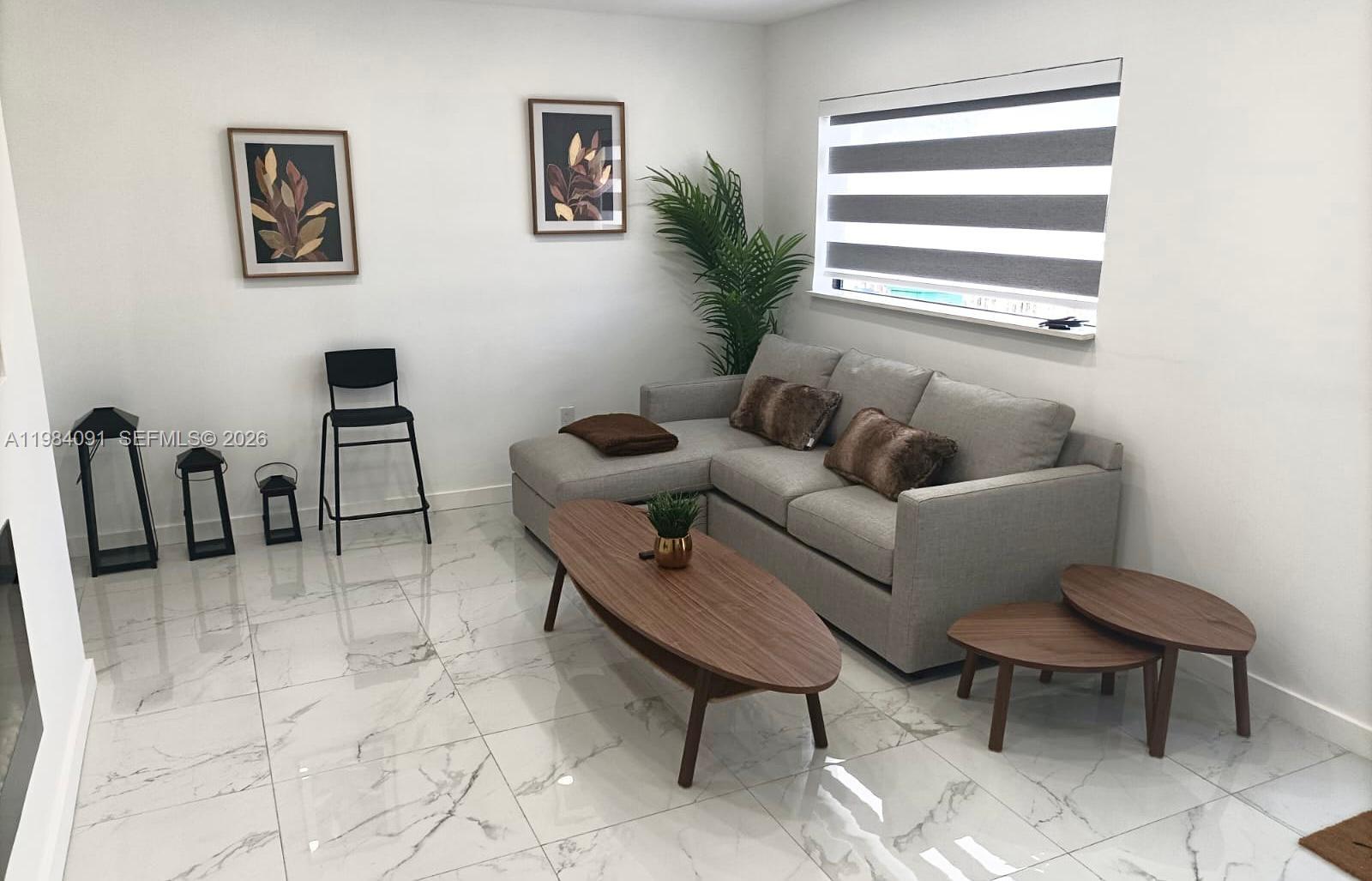 1220 NW 37th Ave Miami, FL 33125