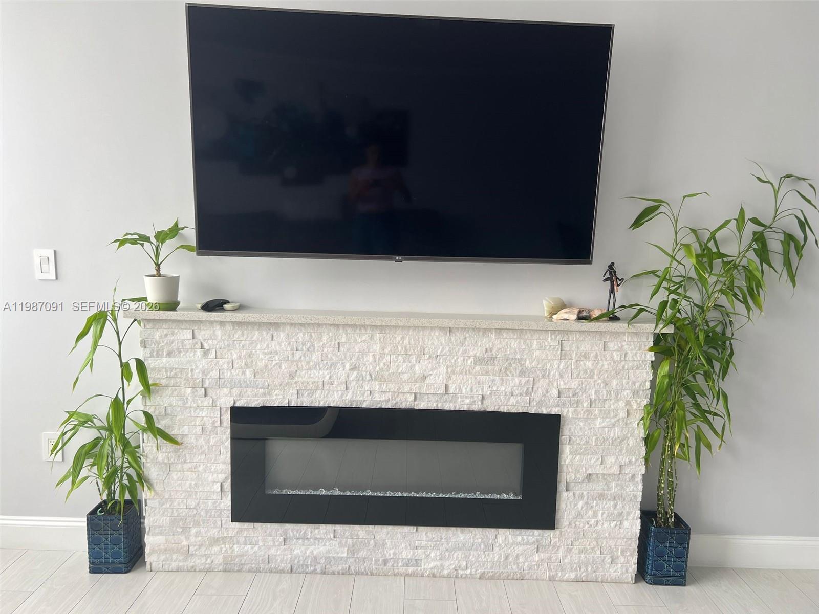 1301 NE Miami Gdns Dr #1013W Miami, FL 33179