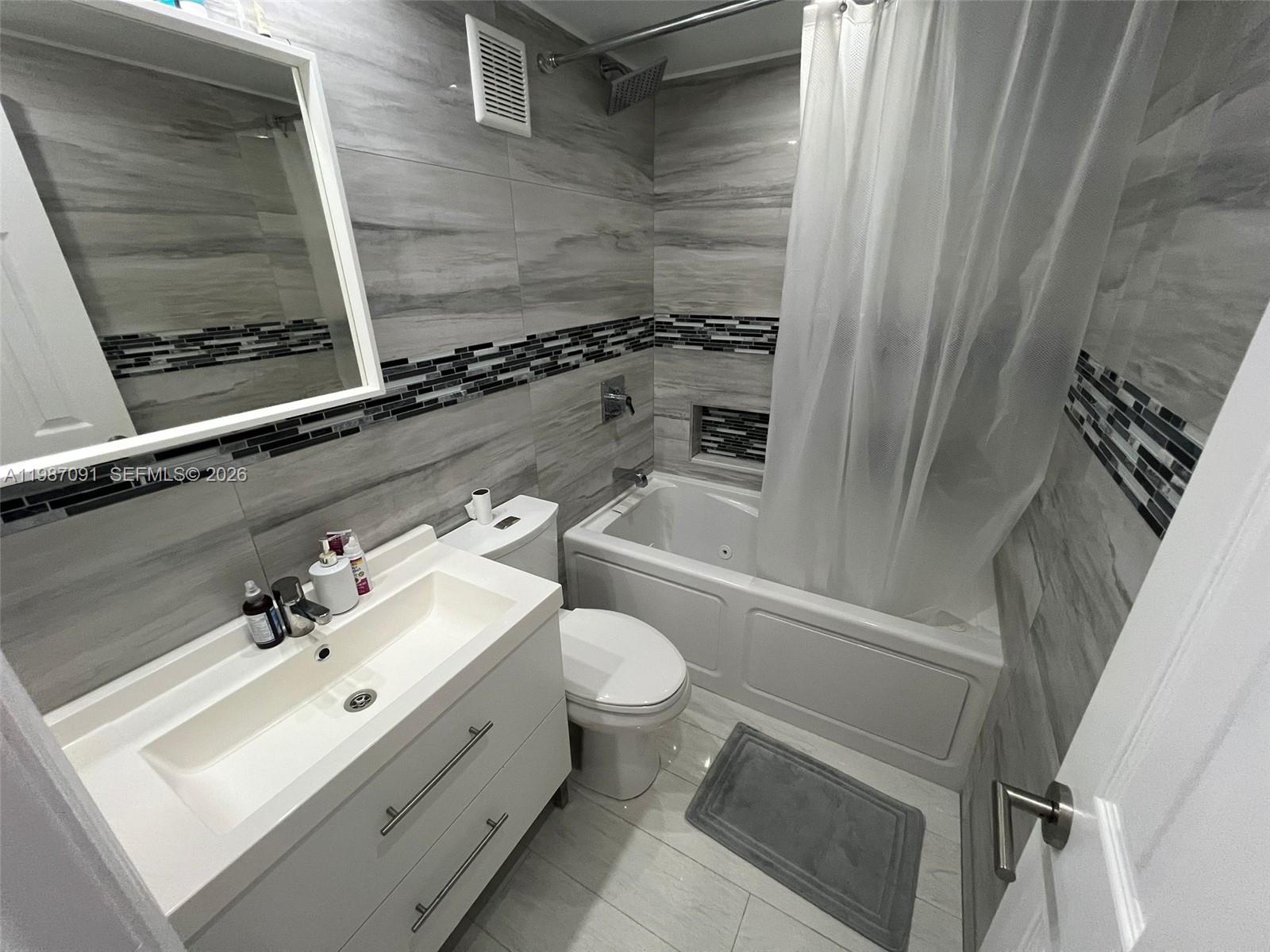 1301 NE Miami Gdns Dr #1013W Miami, FL 33179