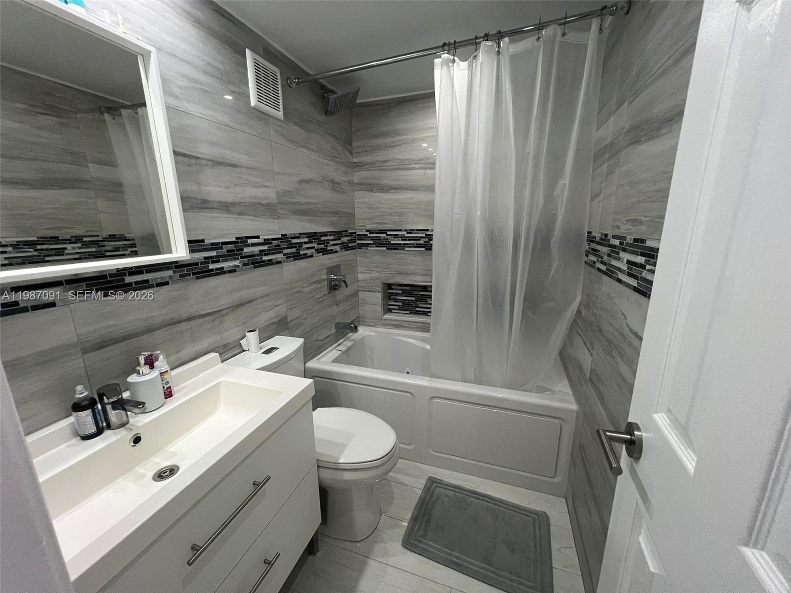 1301 NE Miami Gdns Dr #1013W Miami, FL 33179