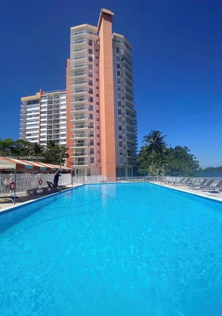 1301 NE Miami Gdns Dr #1013W Miami, FL 33179