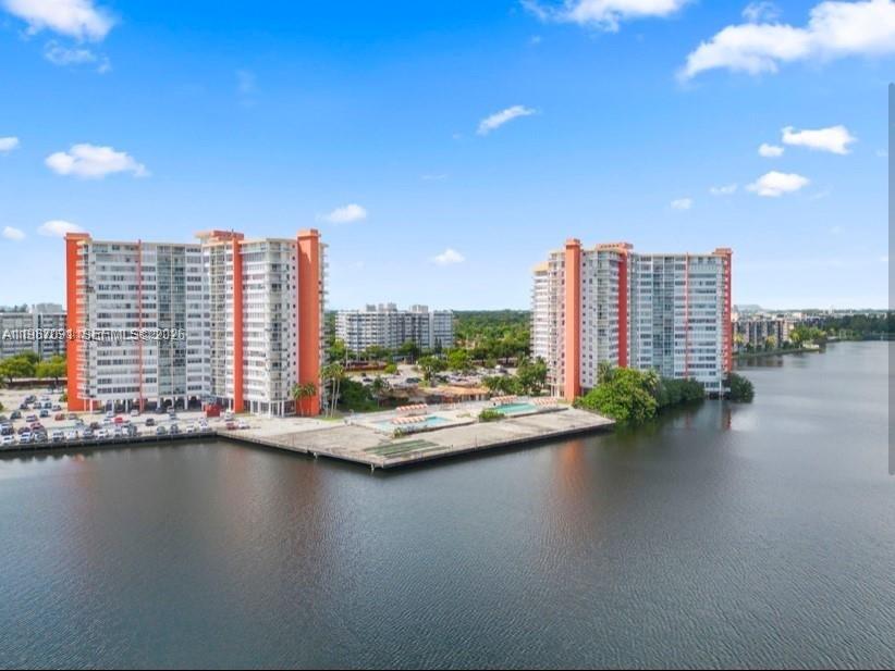 1301 NE Miami Gdns Dr #1013W Miami, FL 33179