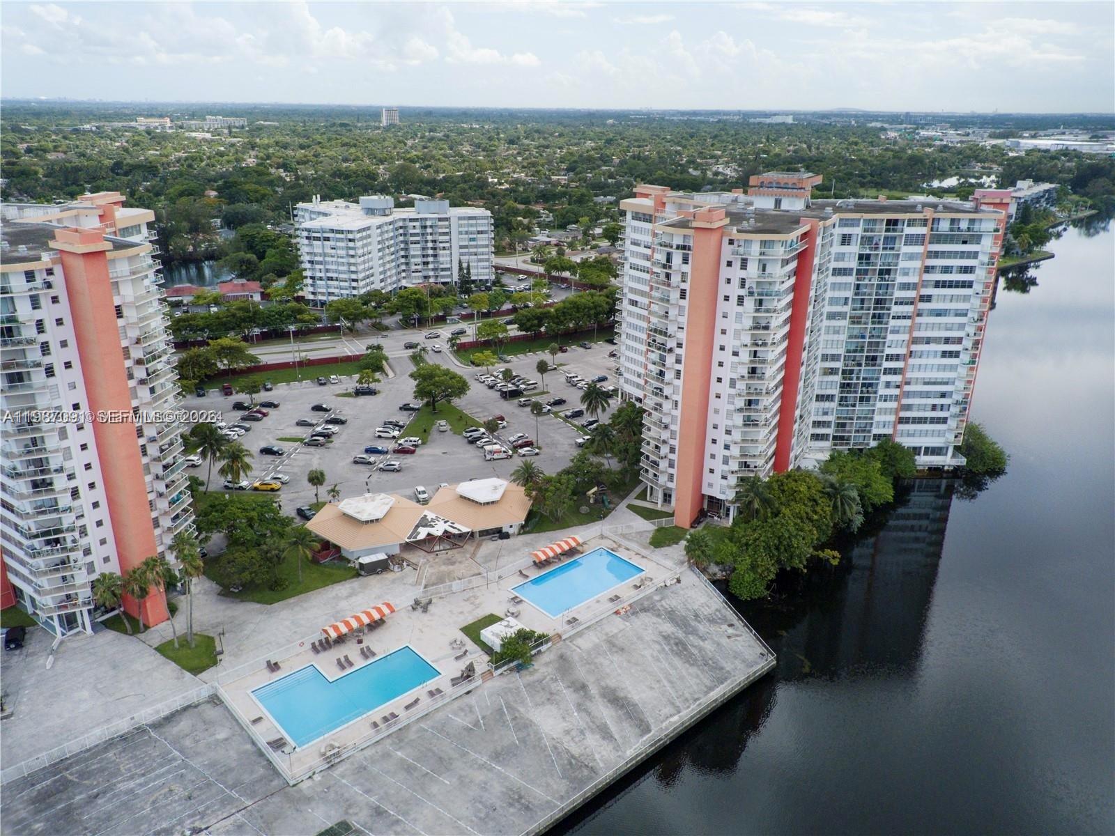 1301 NE Miami Gdns Dr #1013W Miami, FL 33179