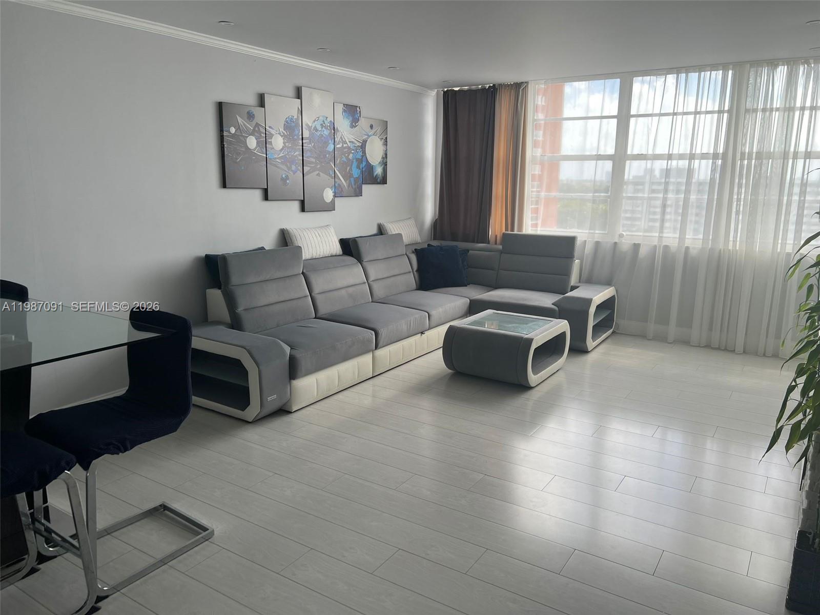 1301 NE Miami Gdns Dr #1013W Miami, FL 33179