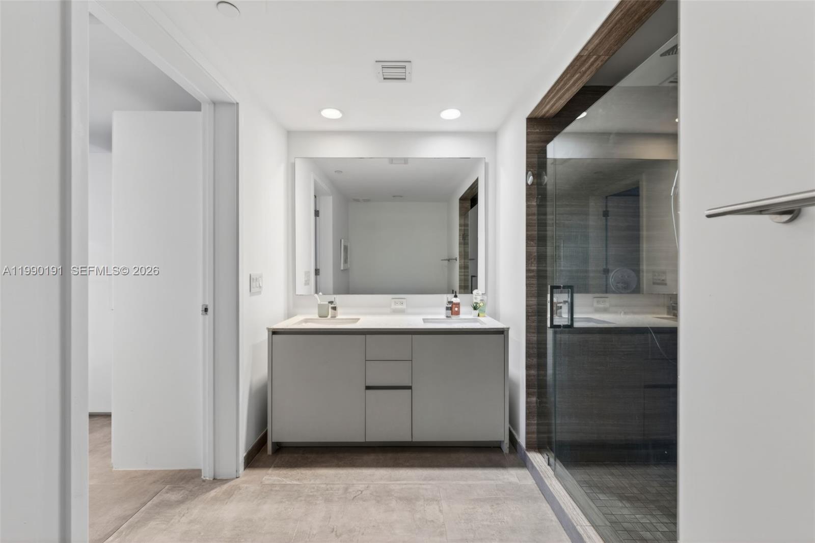 1010 Brickell Ave #4203 Miami, FL 33131