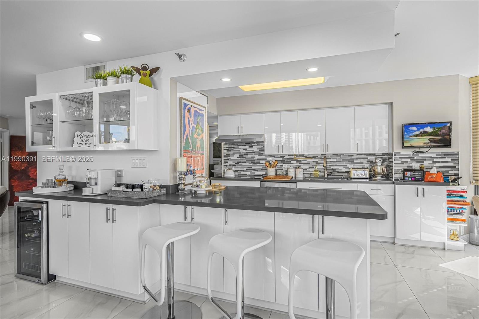 3500 Mystic Pointe Dr #604 Aventura, FL 33180