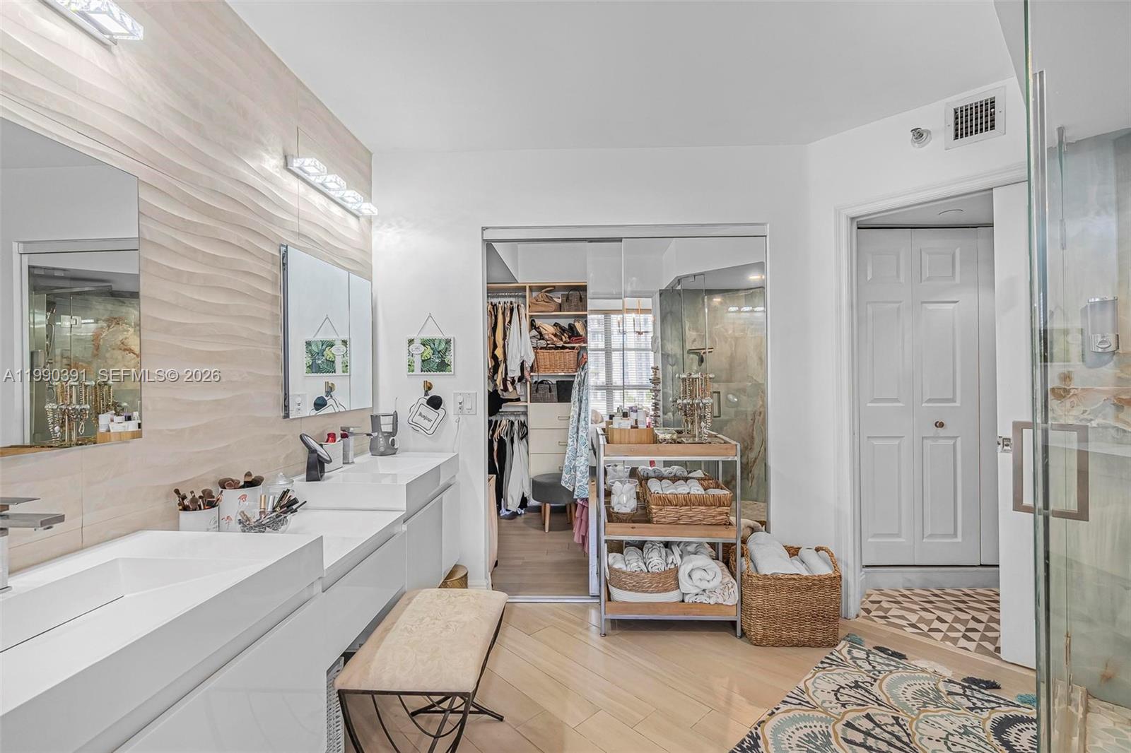 3500 Mystic Pointe Dr #604 Aventura, FL 33180