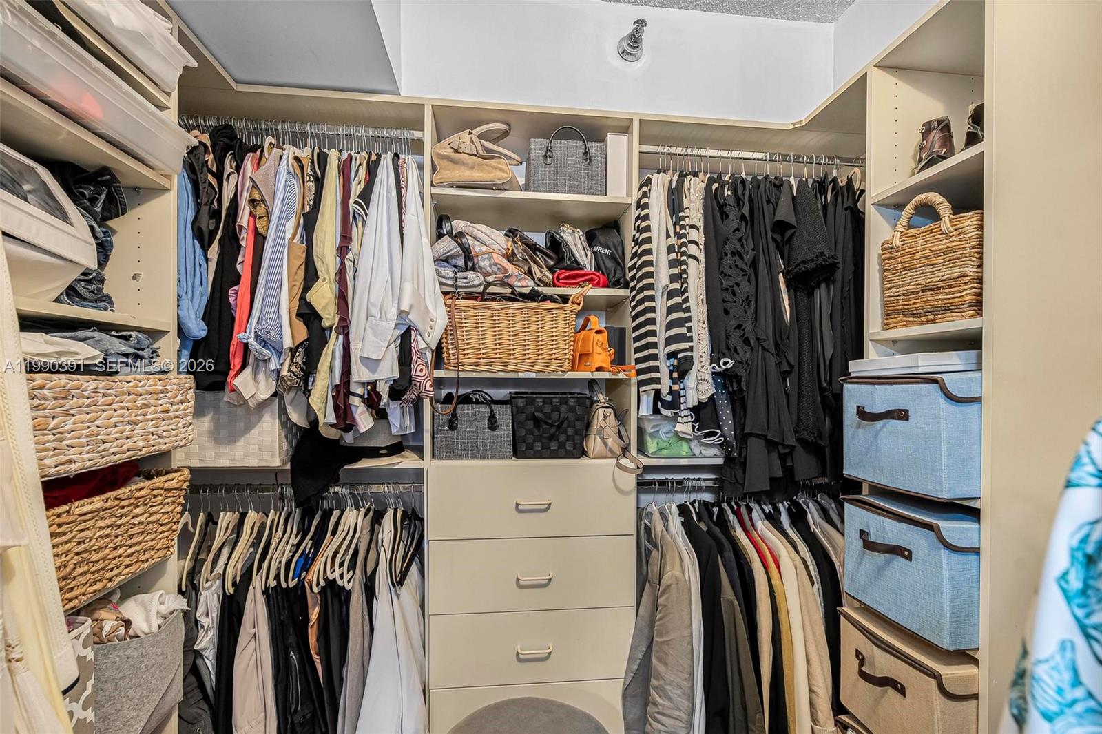 3500 Mystic Pointe Dr #604 Aventura, FL 33180