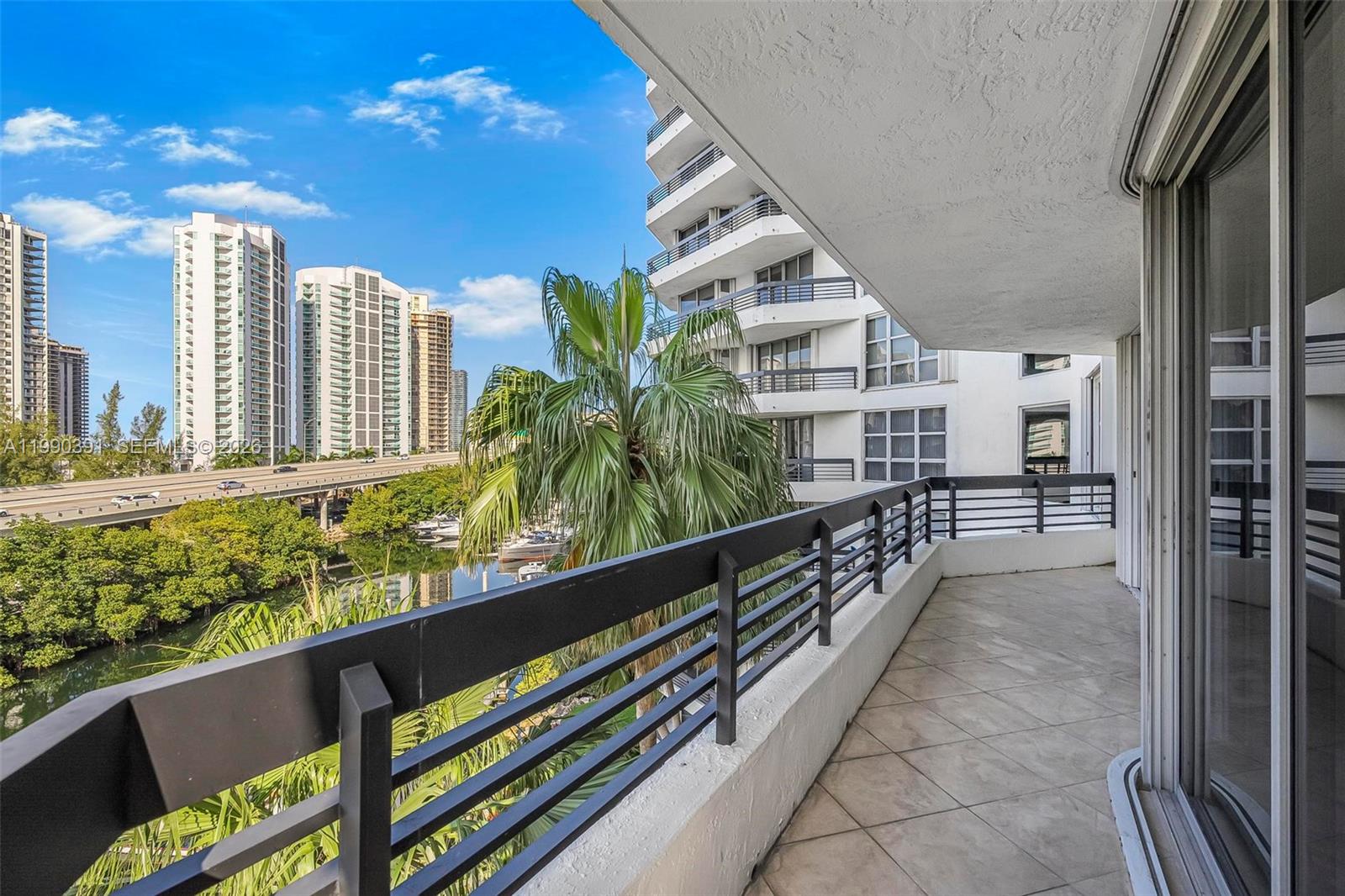 3500 Mystic Pointe Dr #604 Aventura, FL 33180
