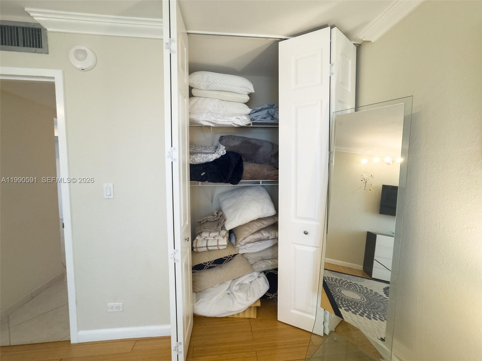 301 174th #2417 Sunny Isles Beach, FL 33160