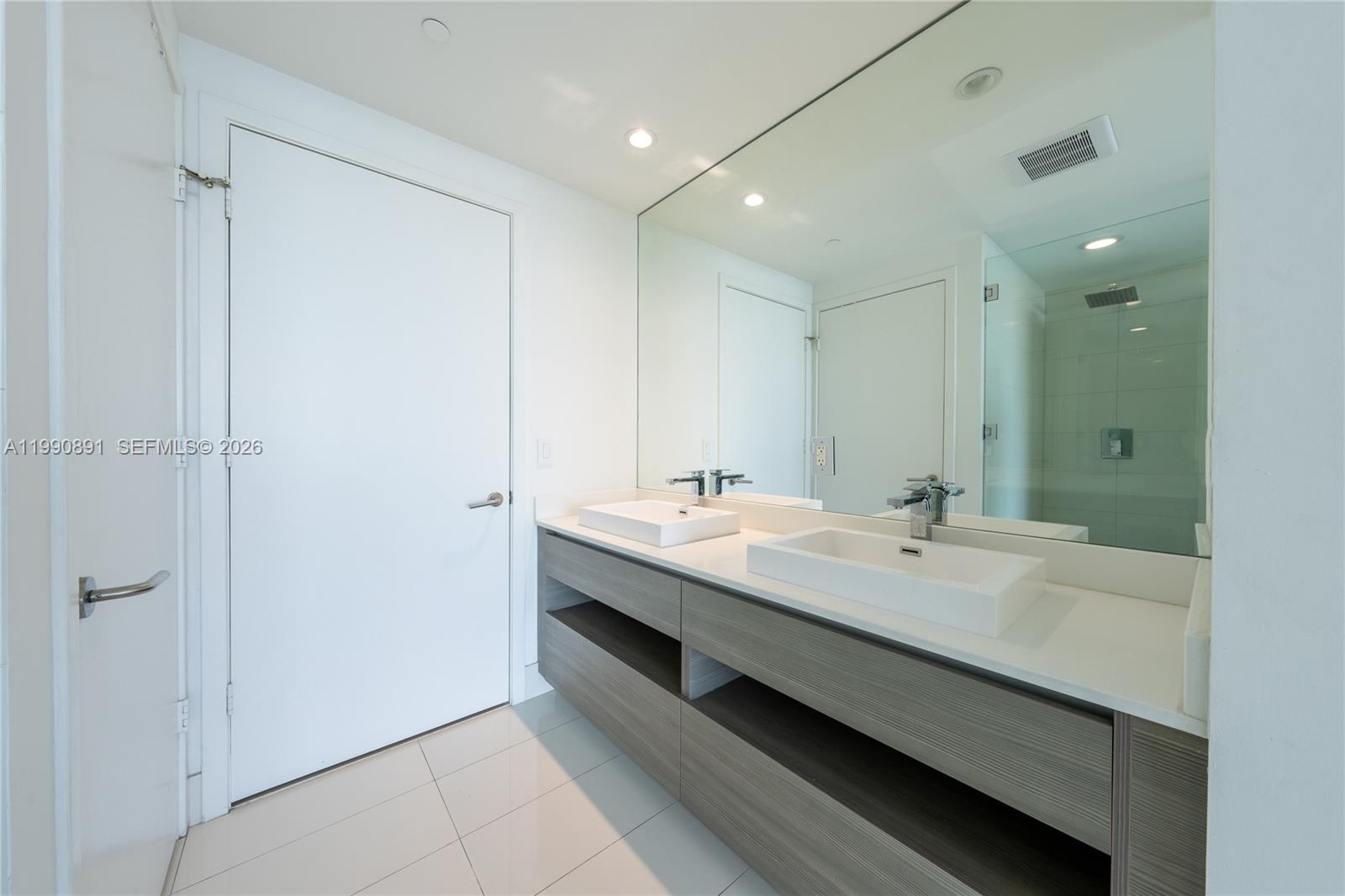 460 NE 28th St #707 Miami, FL 33137