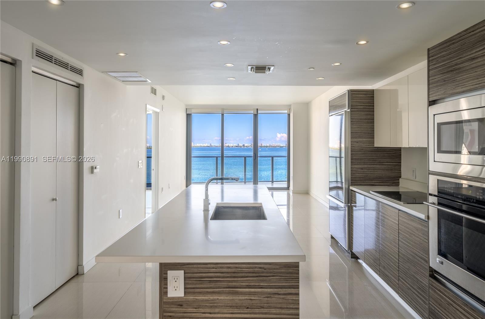 460 NE 28th St #707 Miami, FL 33137