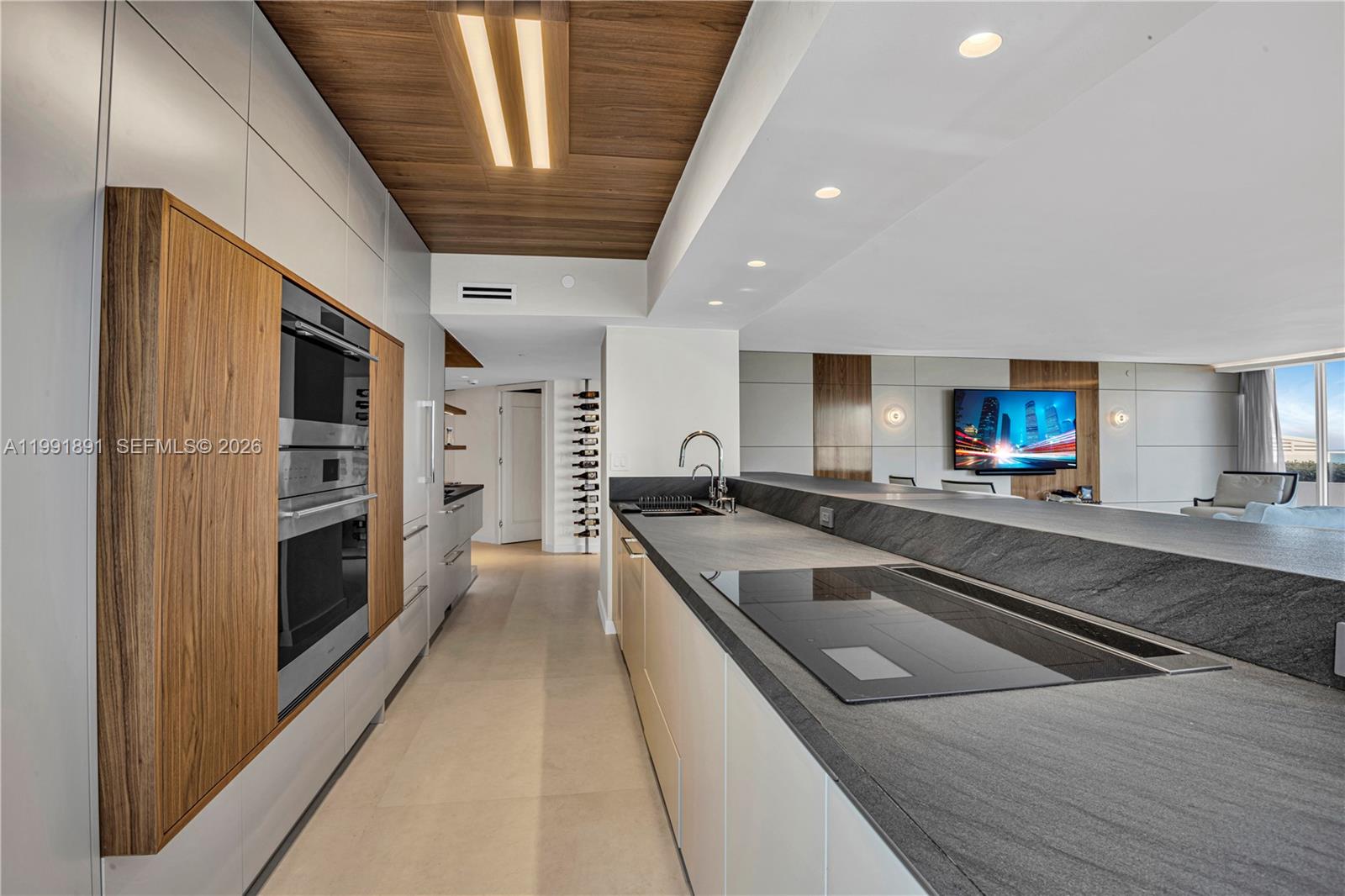 16485 Collins Ave #431 Sunny Isles Beach, FL 33160