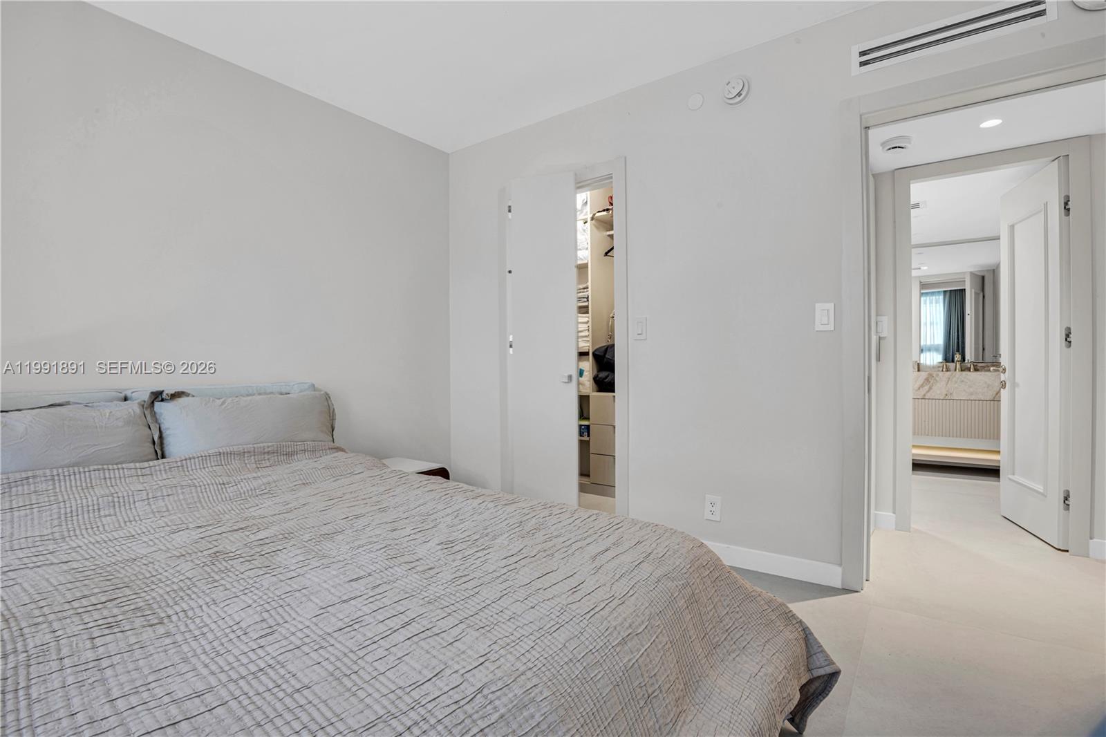 16485 Collins Ave #431 Sunny Isles Beach, FL 33160