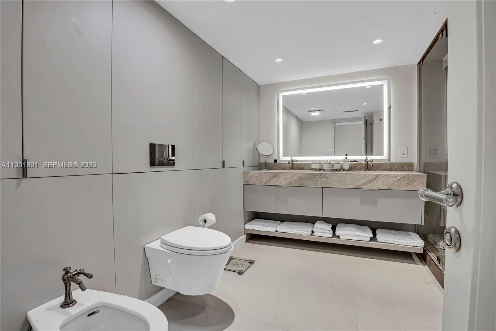 16485 Collins Ave #431 Sunny Isles Beach, FL 33160