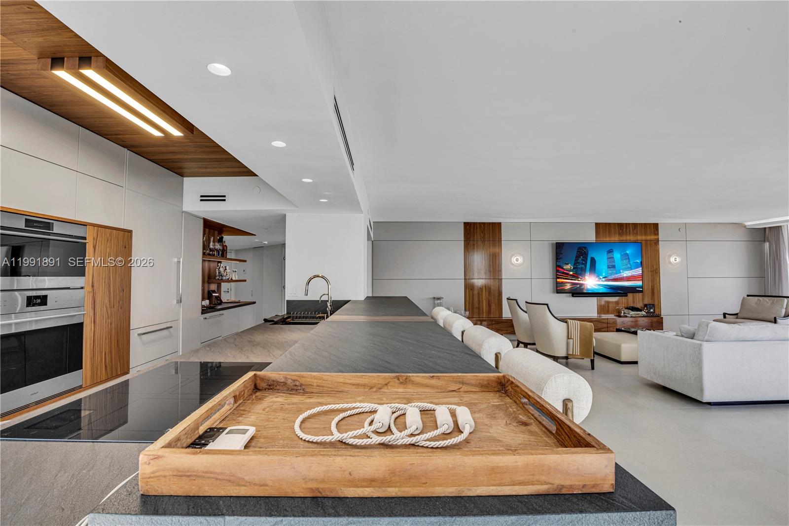 16485 Collins Ave #431 Sunny Isles Beach, FL 33160