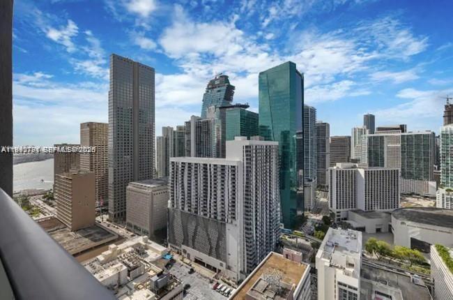 151 SE 1st #3111 Miami, FL 33131