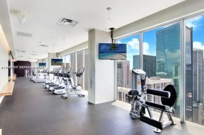 151 SE 1st #3111 Miami, FL 33131