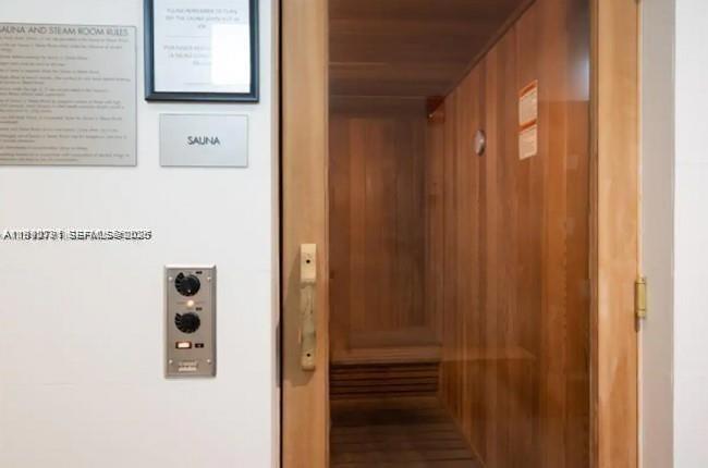 151 SE 1st #3111 Miami, FL 33131