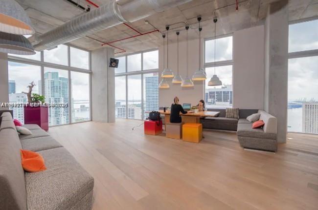 151 SE 1st #3111 Miami, FL 33131