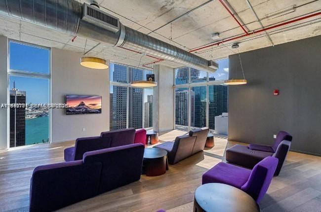 151 SE 1st #3111 Miami, FL 33131