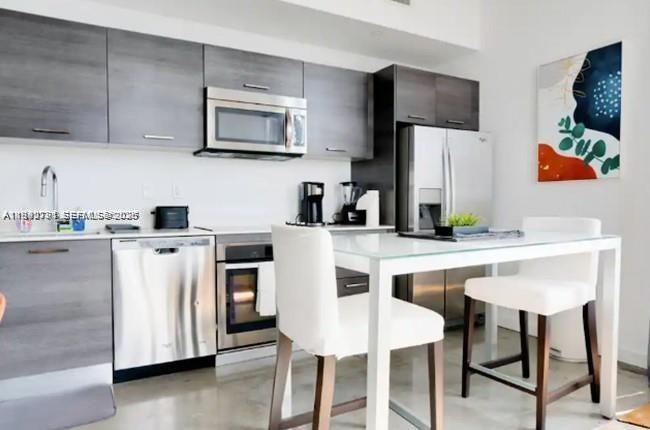 151 SE 1st #3111 Miami, FL 33131