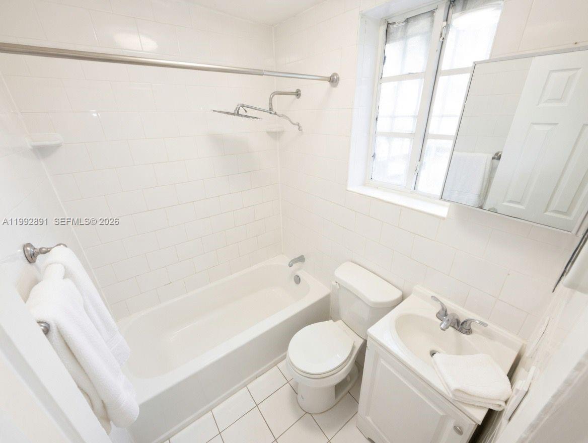 8013 NW 10th Ct Miami, FL 33150