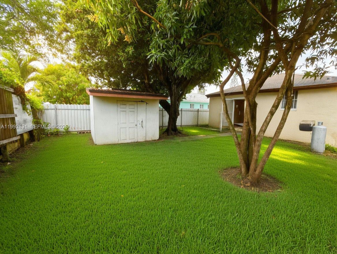 8013 NW 10th Ct Miami, FL 33150