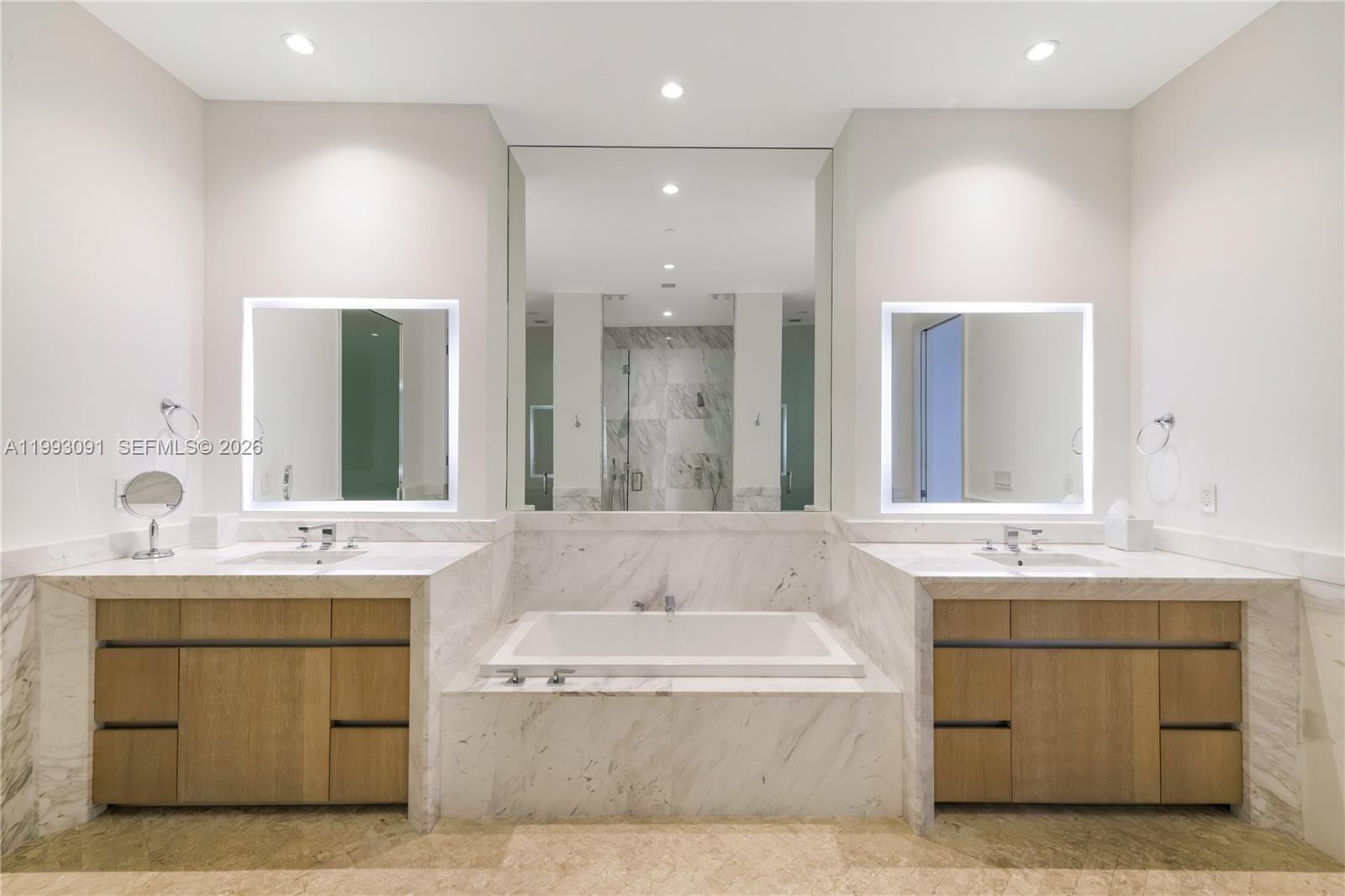 2821 S Bayshore Dr #6B Miami, FL 33133