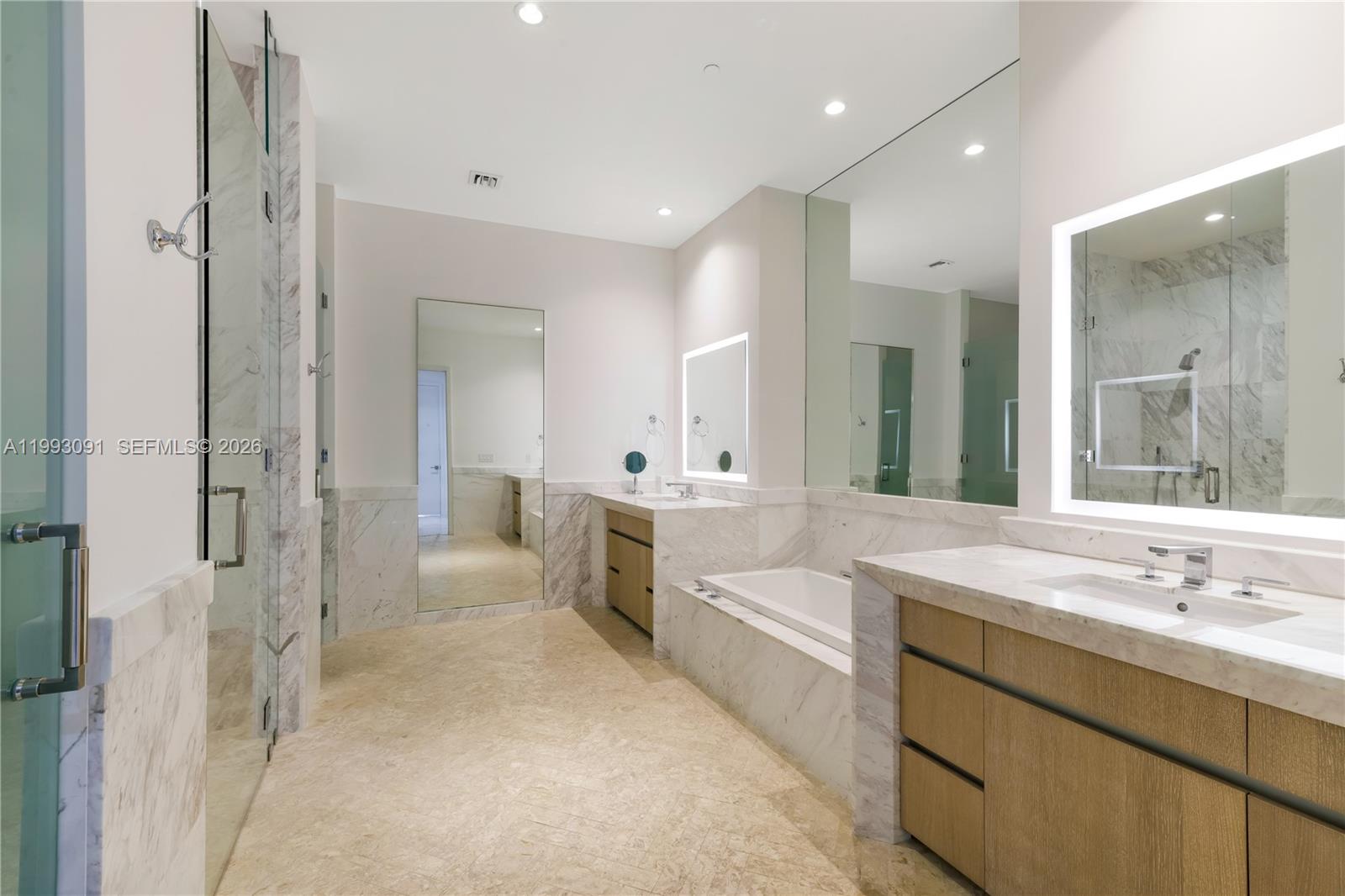 2821 S Bayshore Dr #6B Miami, FL 33133