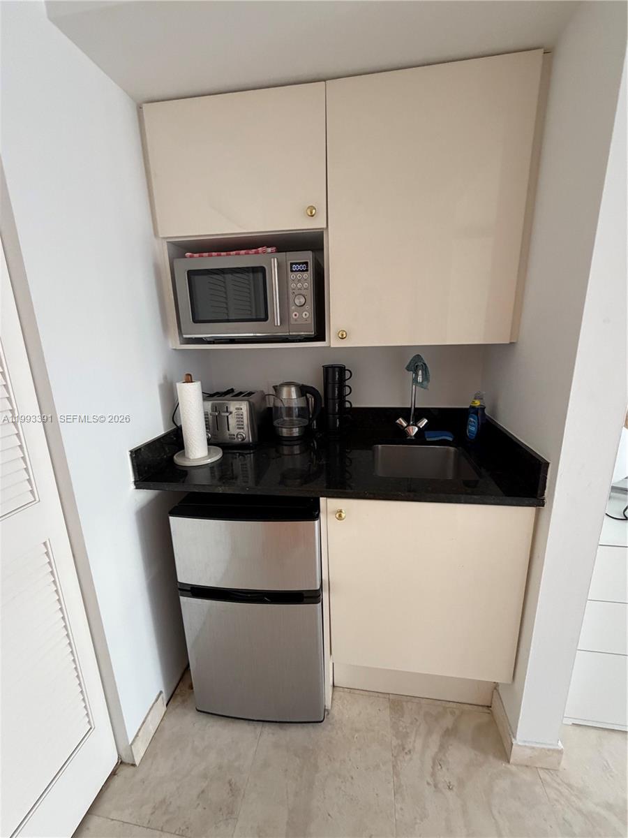 791 Crandon #C 306 Key Biscayne, FL 33149