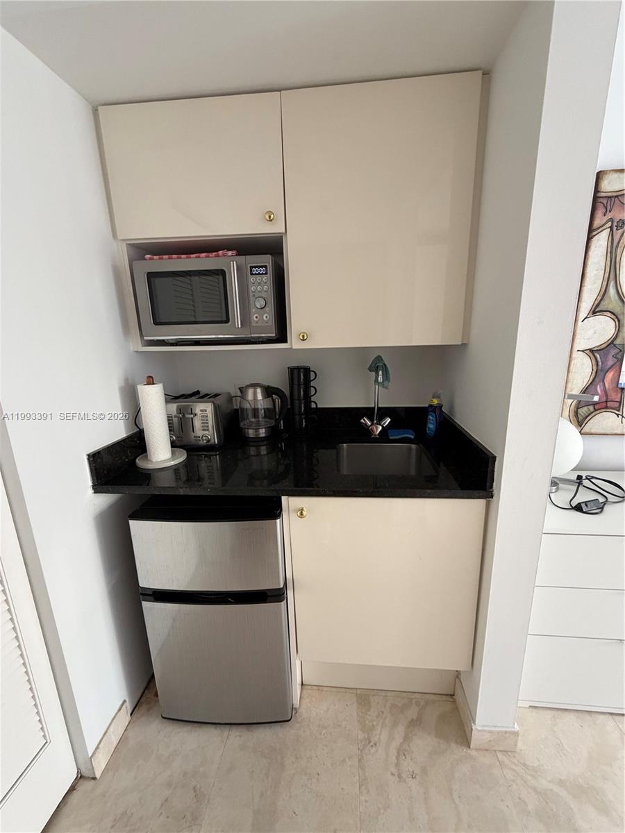 791 Crandon #C 306 Key Biscayne, FL 33149