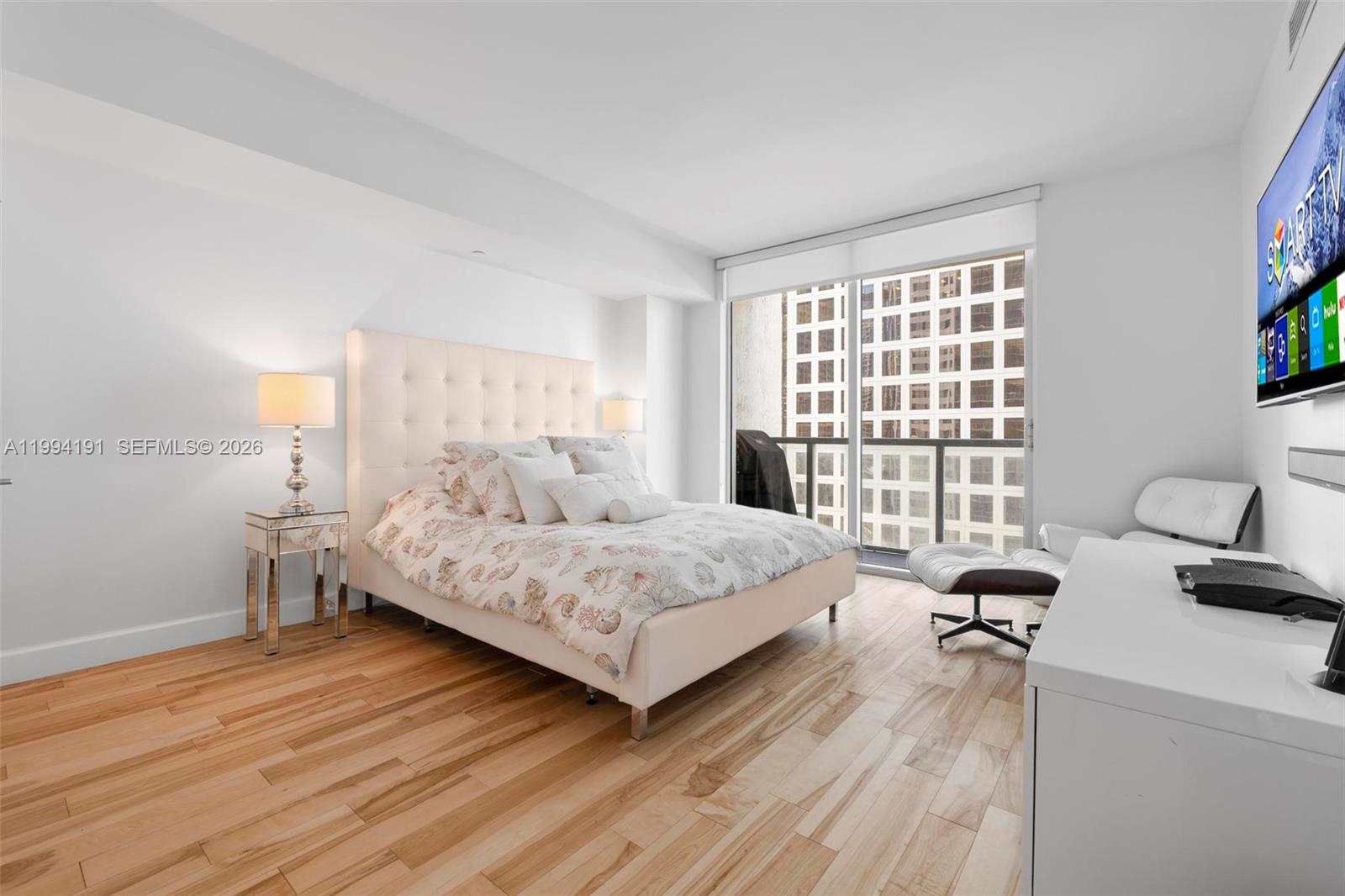 500 Brickell Ave #2510 Miami, FL 33131