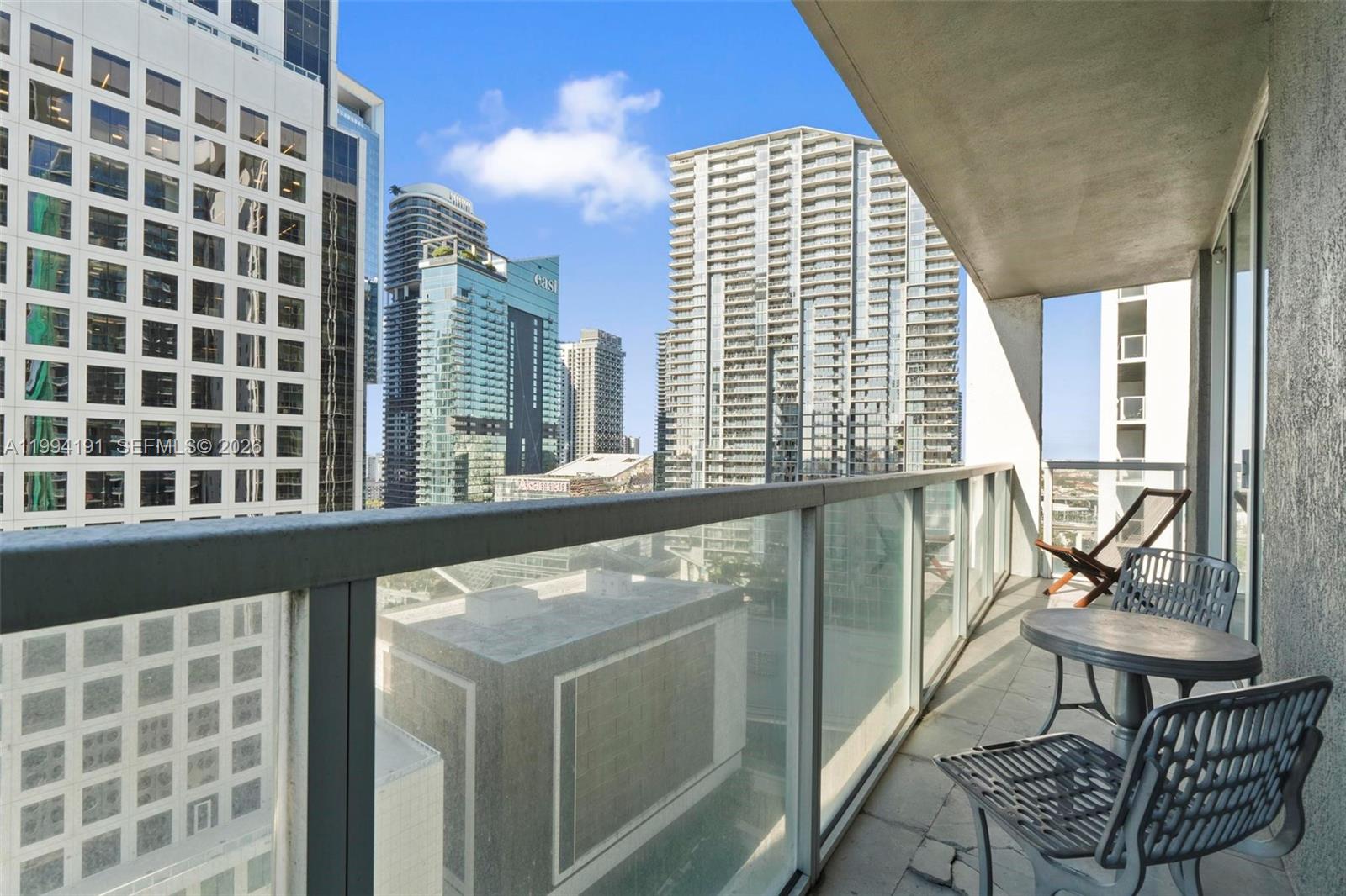 500 Brickell Ave #2510 Miami, FL 33131