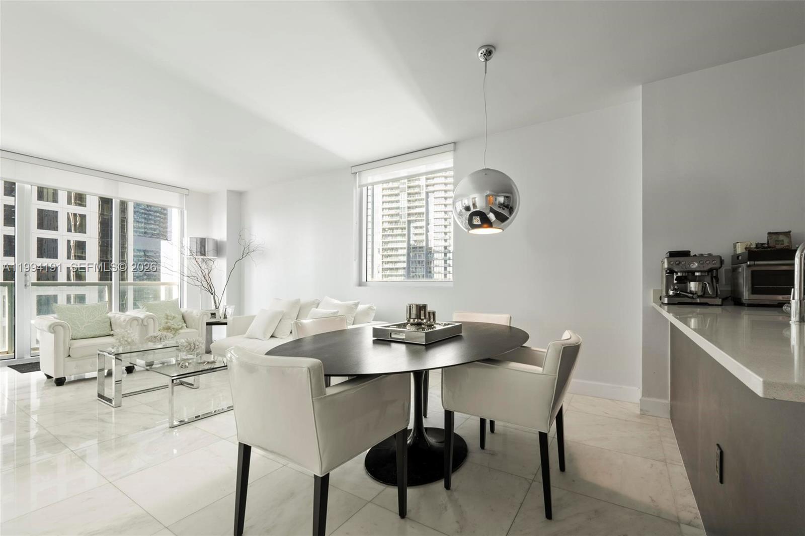 500 Brickell Ave #2510 Miami, FL 33131