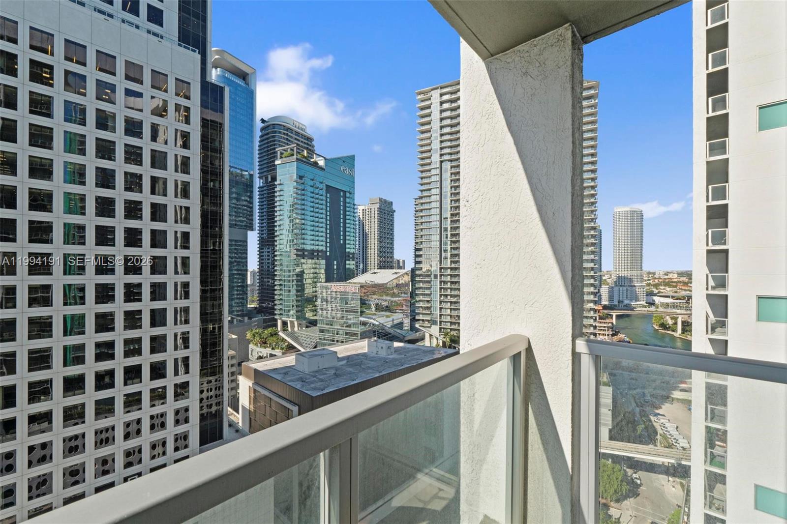 500 Brickell Ave #2510 Miami, FL 33131