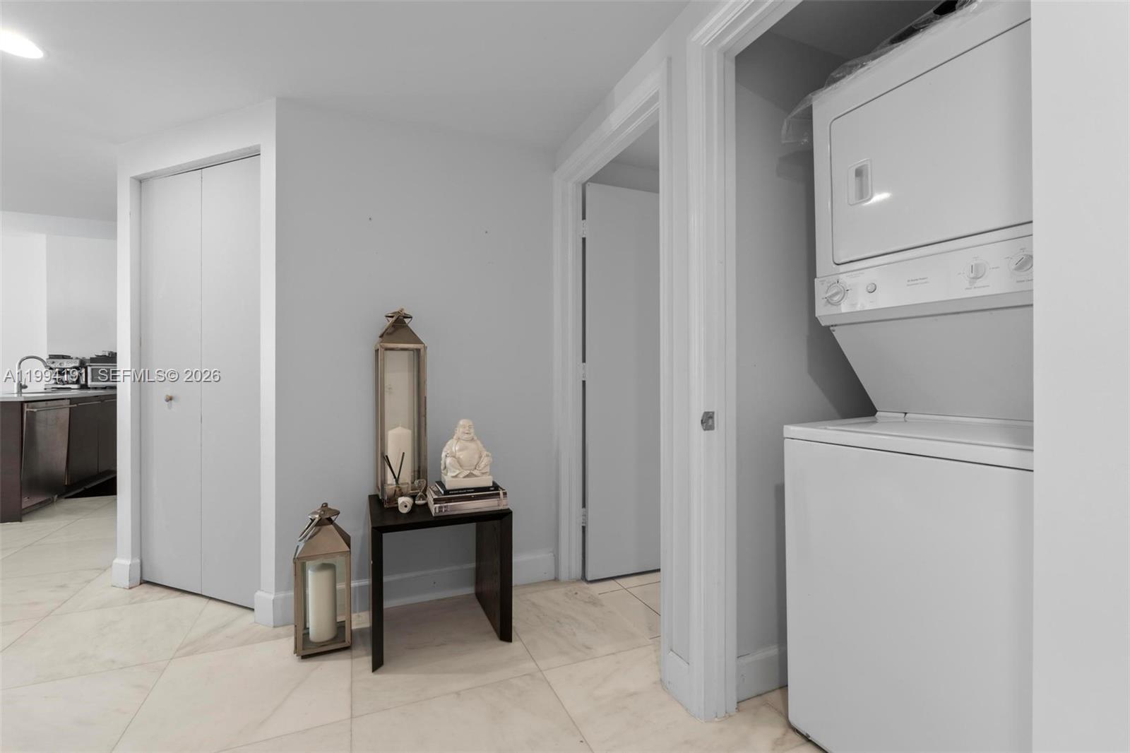 500 Brickell Ave #2510 Miami, FL 33131